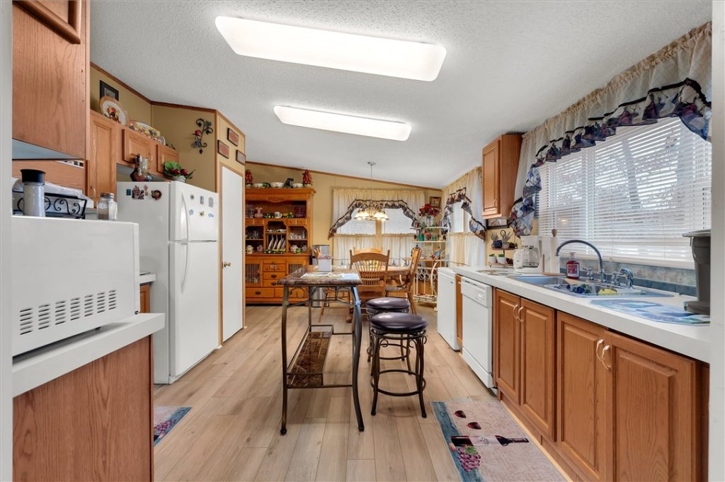 Henderson Place, Anderson community