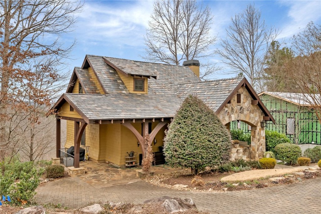 115 Button Bush Trail