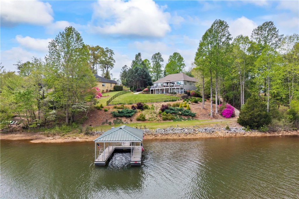 Moonlight Bay On Keowee, Seneca community