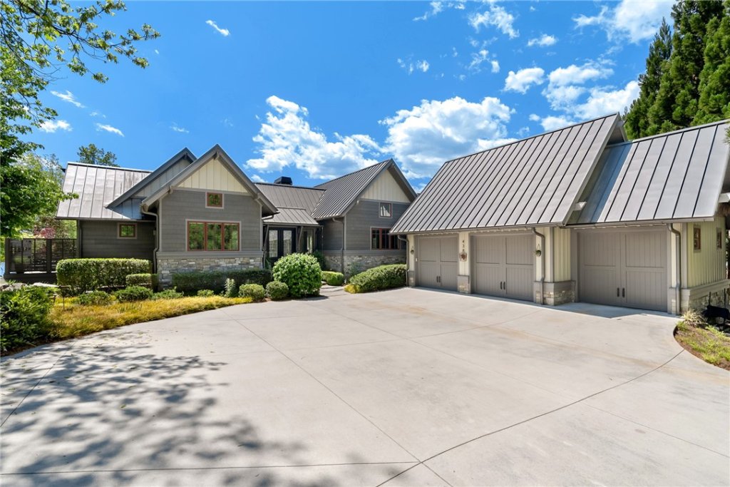 438 Winchester Lane