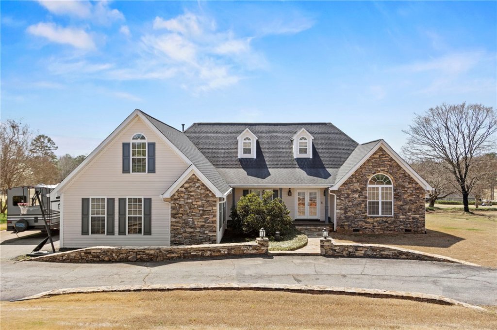 Club Ridge, Pickens community