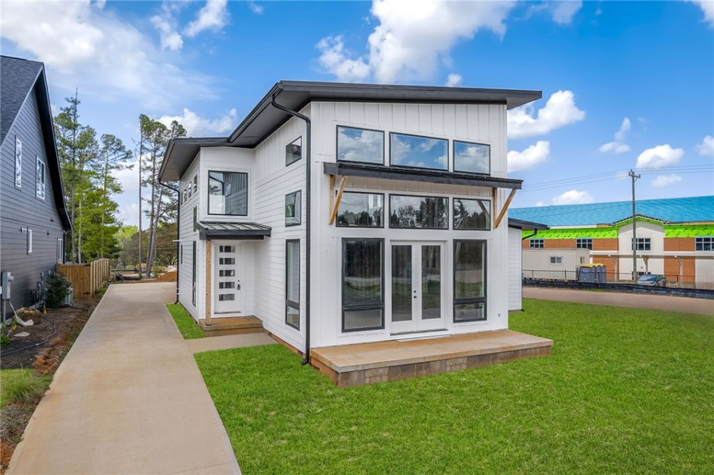 8 Village Crest Drive