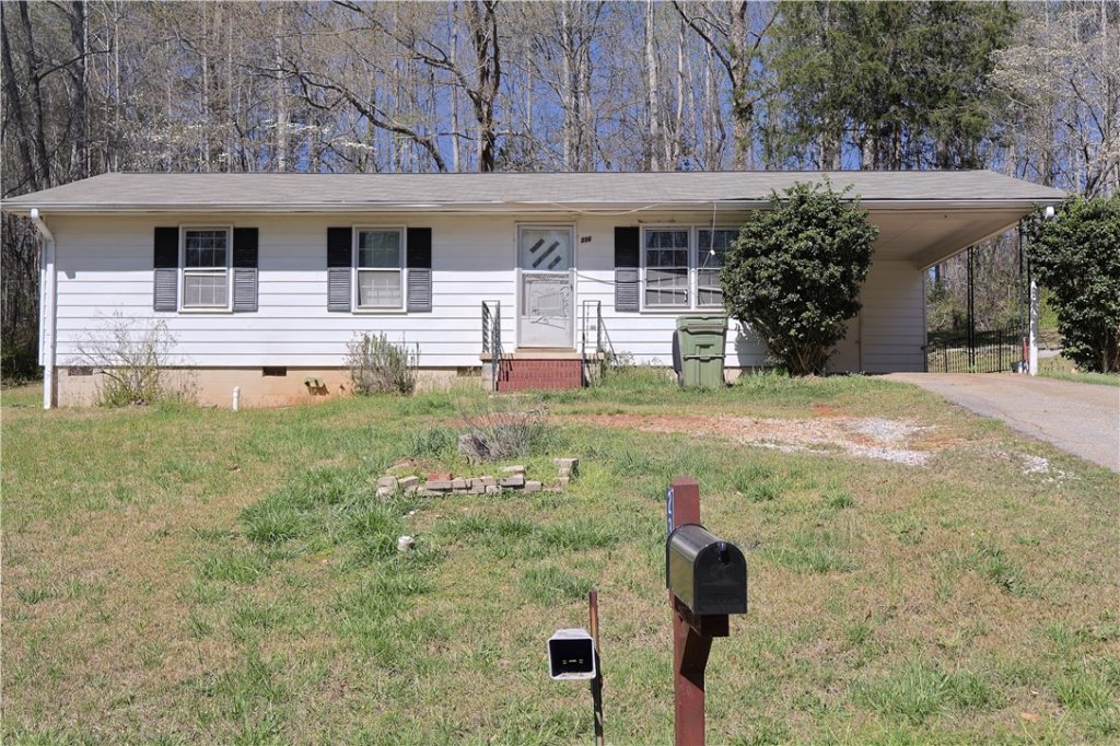 Edgewood Estate, Walhalla community