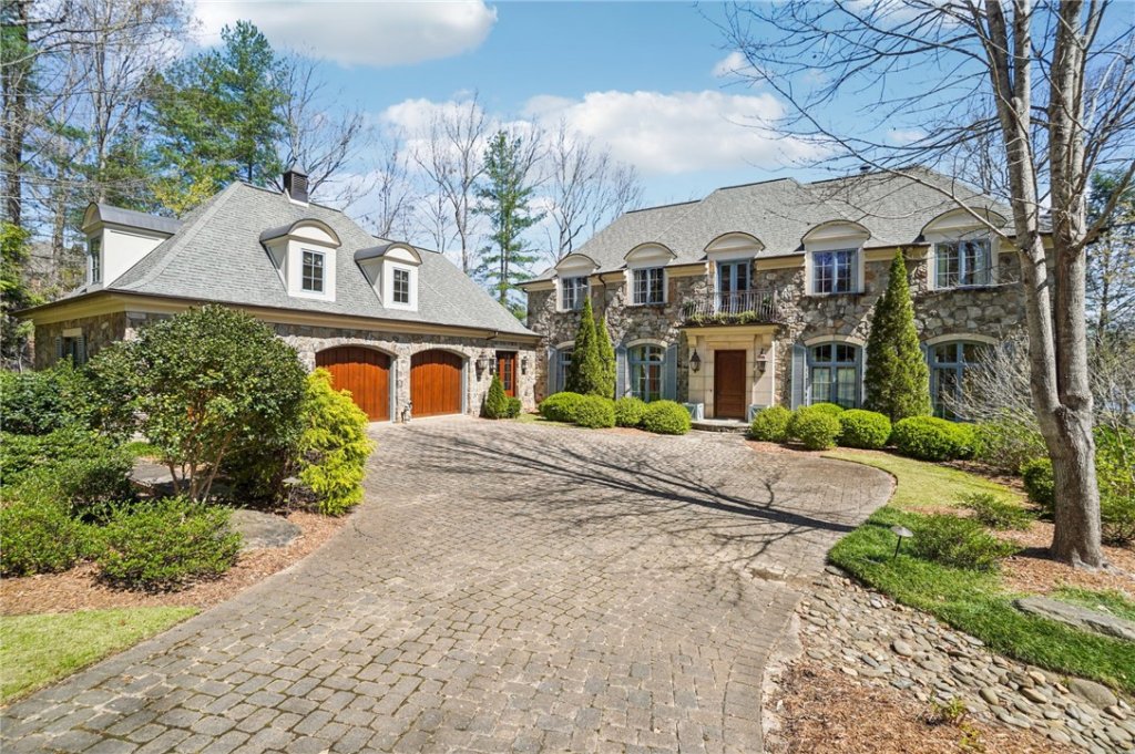 304 Club Cove Way
