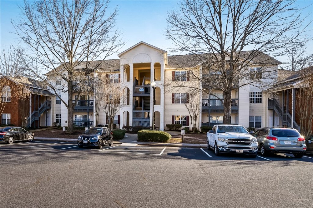 151 Wexford Drive 301