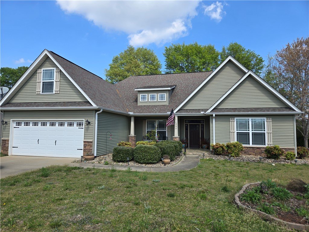 304 Knoll View