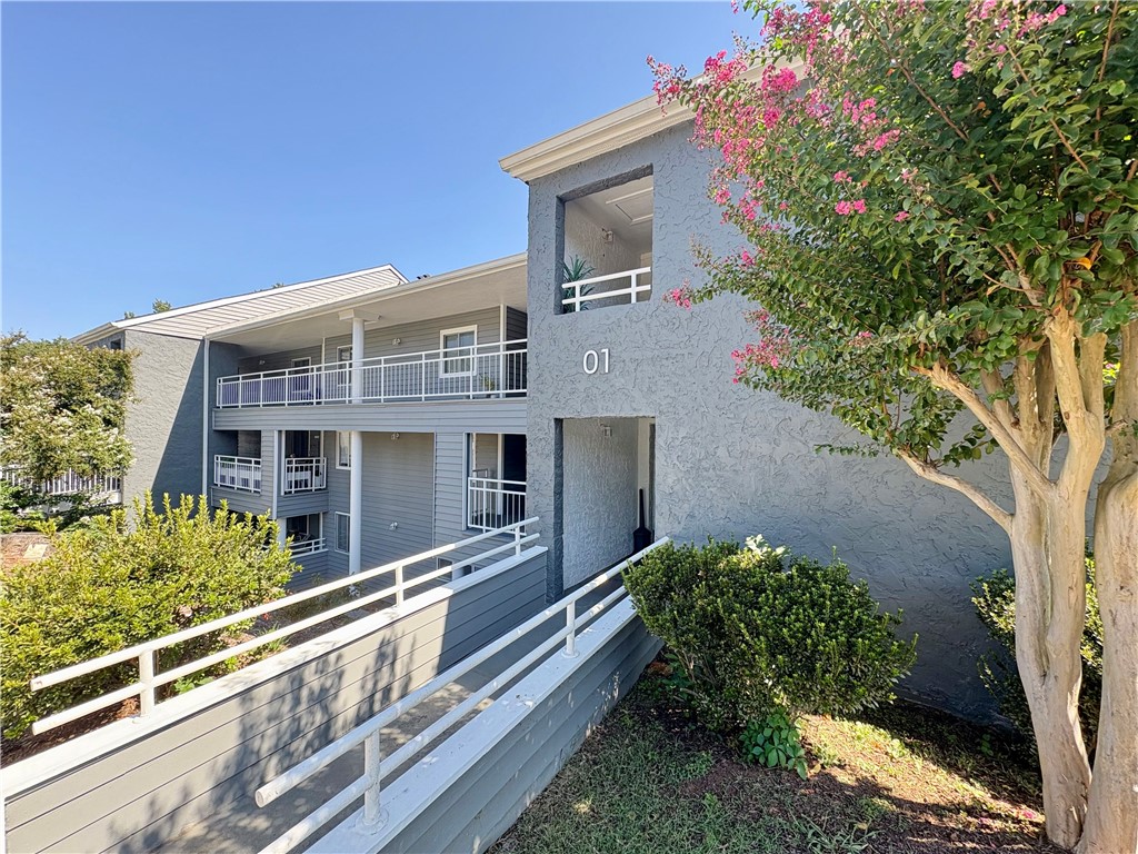 103 Northlake Drive
