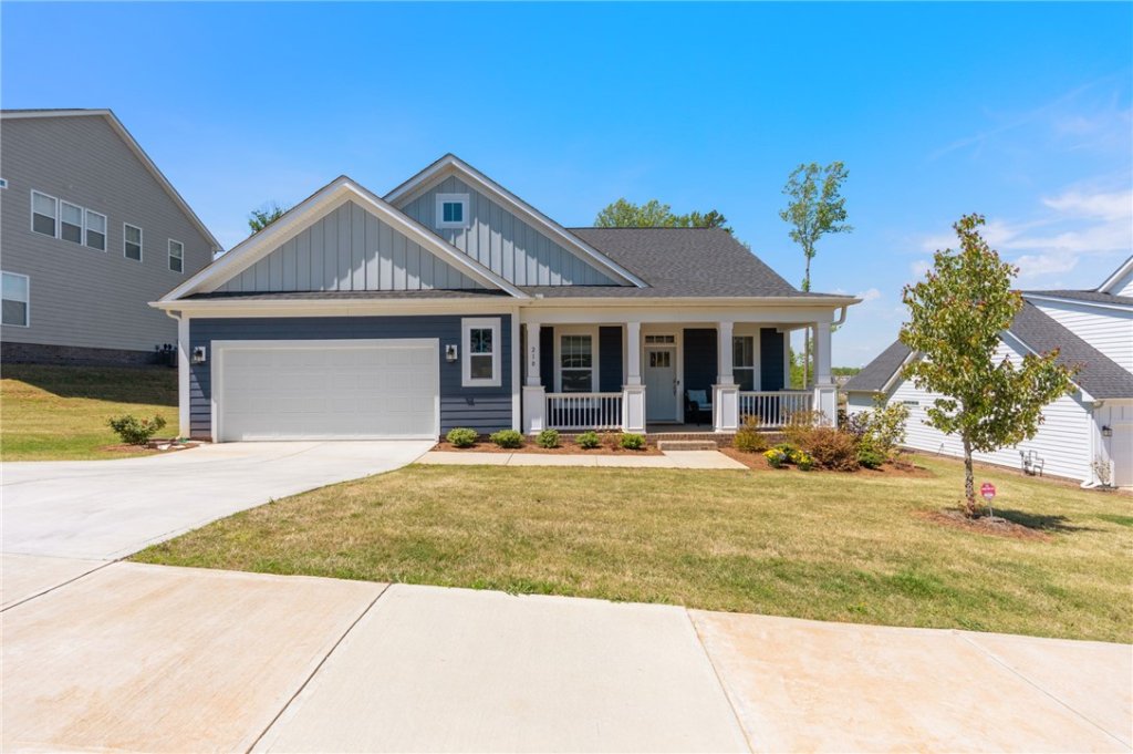 210 Maverick Trail