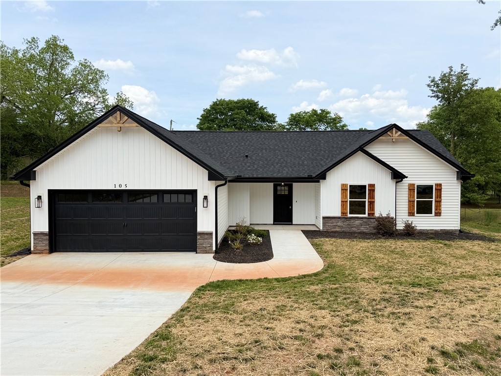 Nevitt Pines, Anderson community