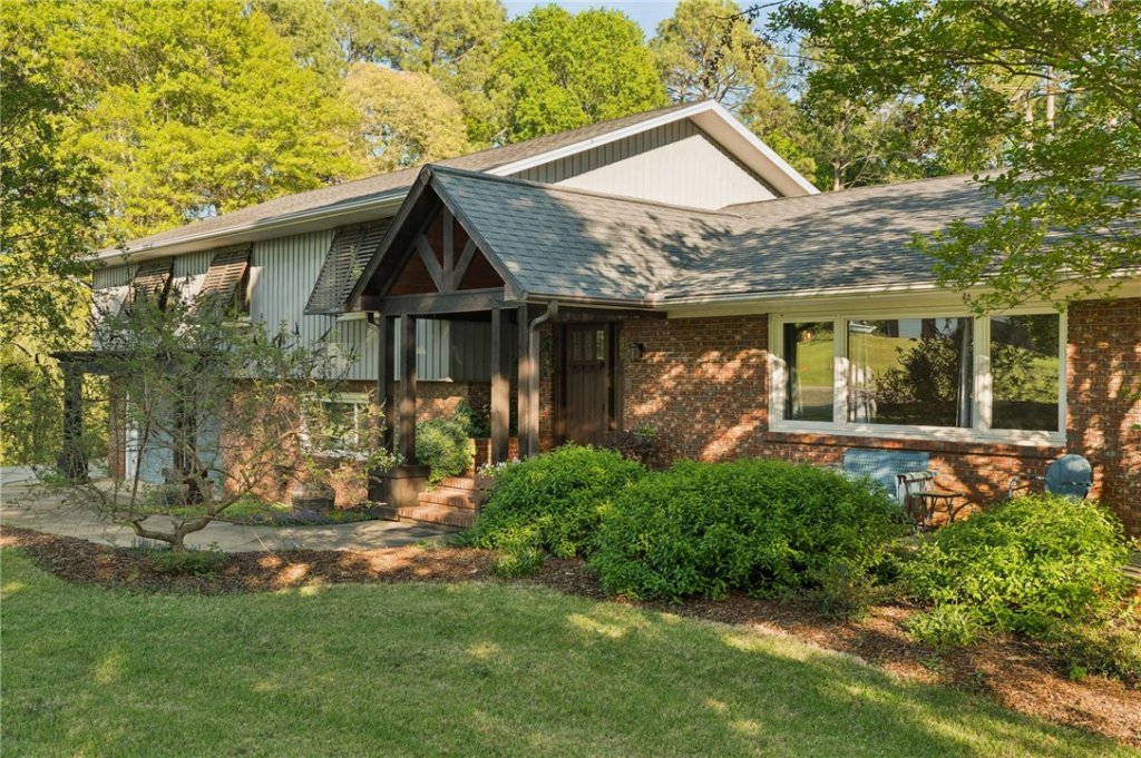 110 Mystic Cove Lane