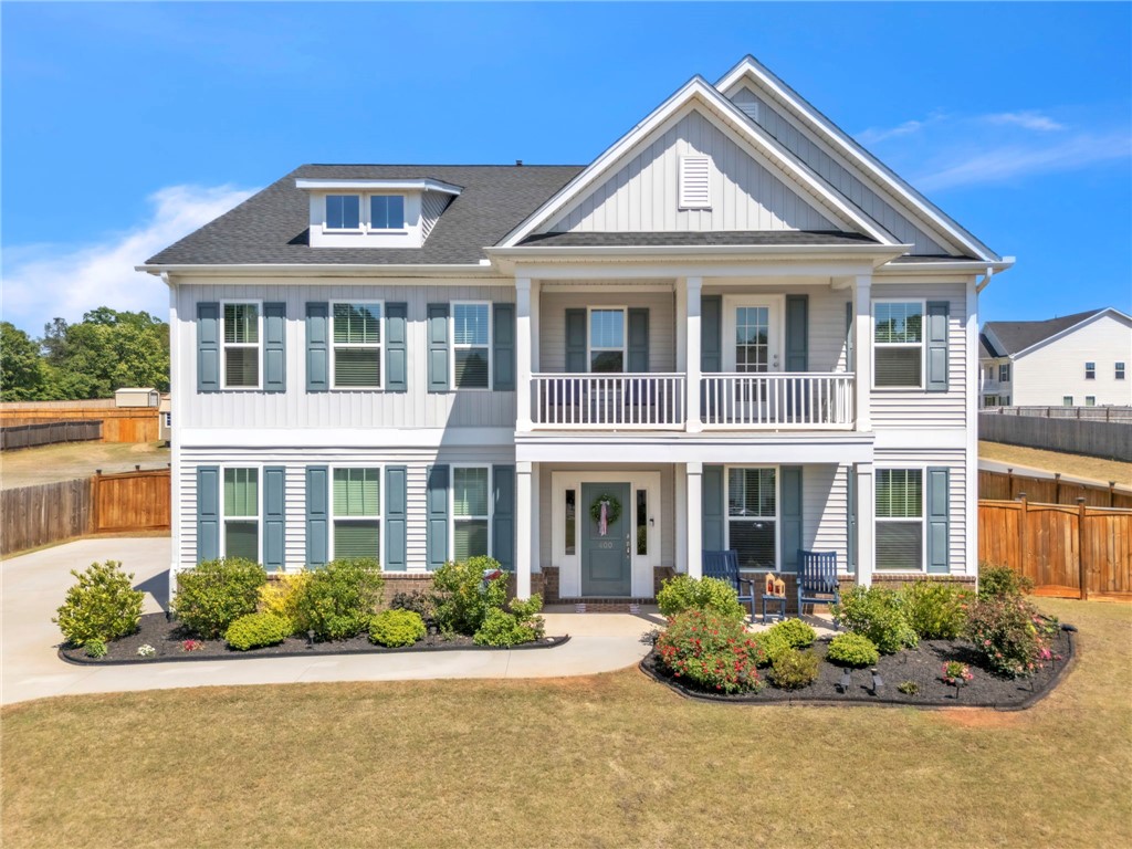 400 N Oak Crest Drive