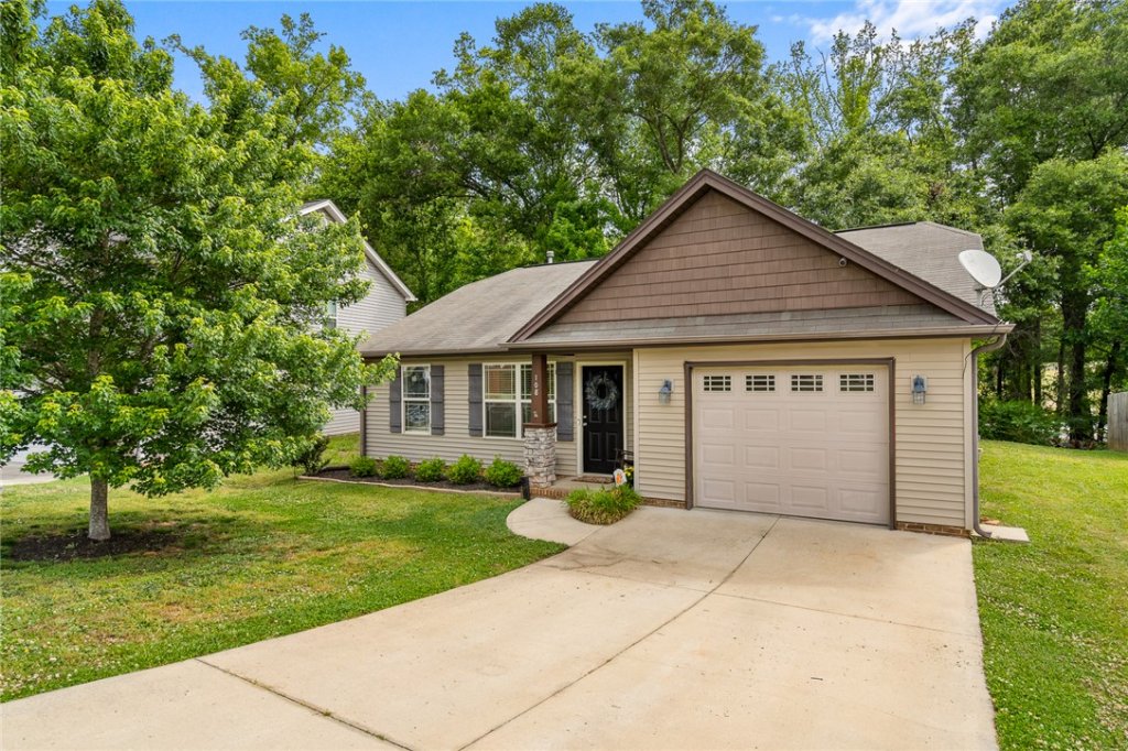 Vandiver, Anderson community