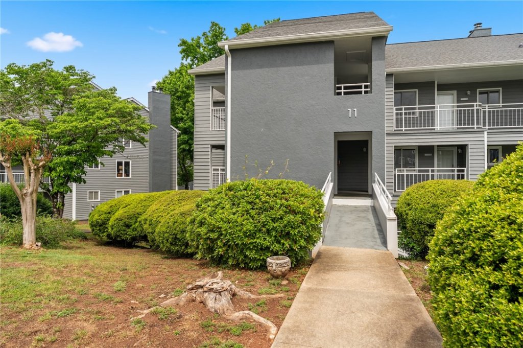 1101 Northlake Drive