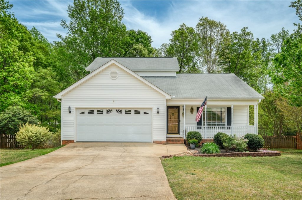111 Brooke Lee Circle