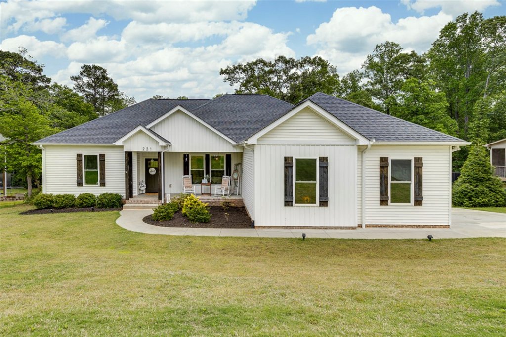 221 Glen Laurel Drive