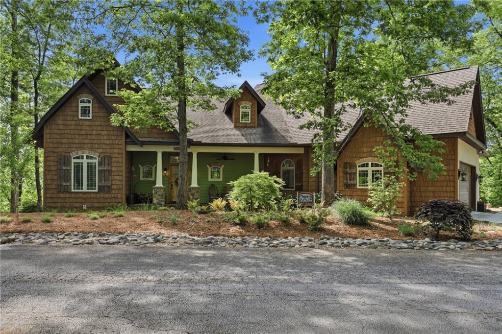 123 Summit Pine