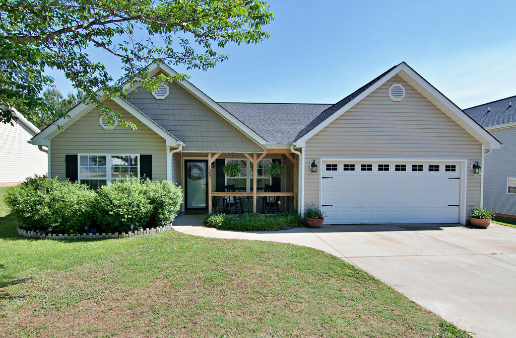 123 Palm Branch Way
