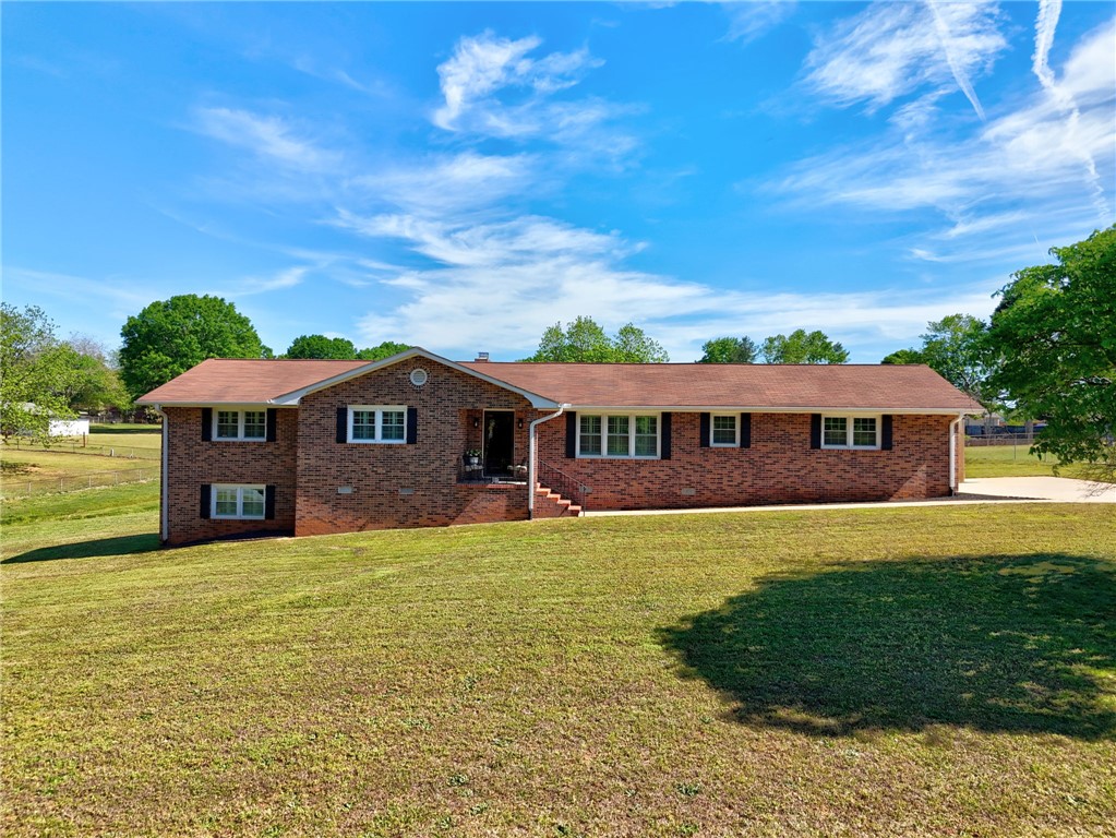 Country Estates, Anderson community