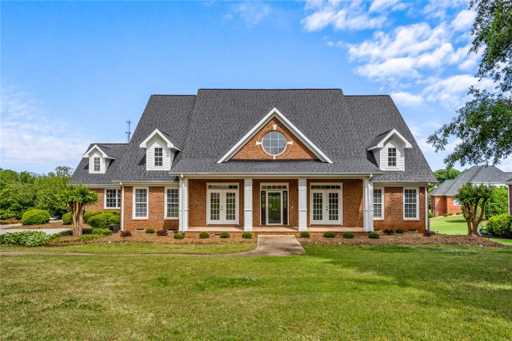 The Meadows, Anderson community