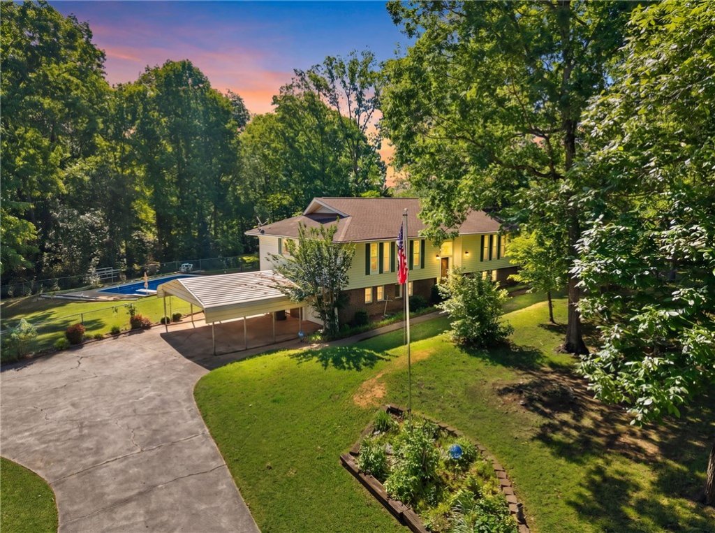 Merri Meadows, Easley community