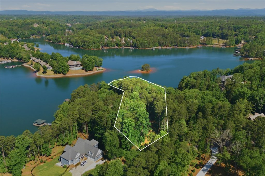 2202 Retreat Pointe Road