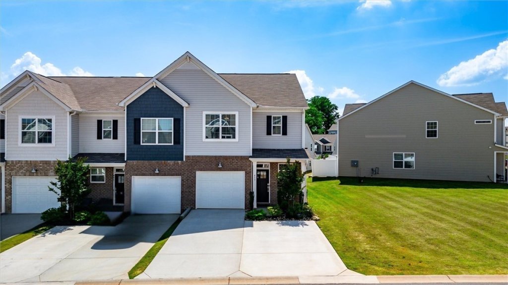 453 Bee Cove Way