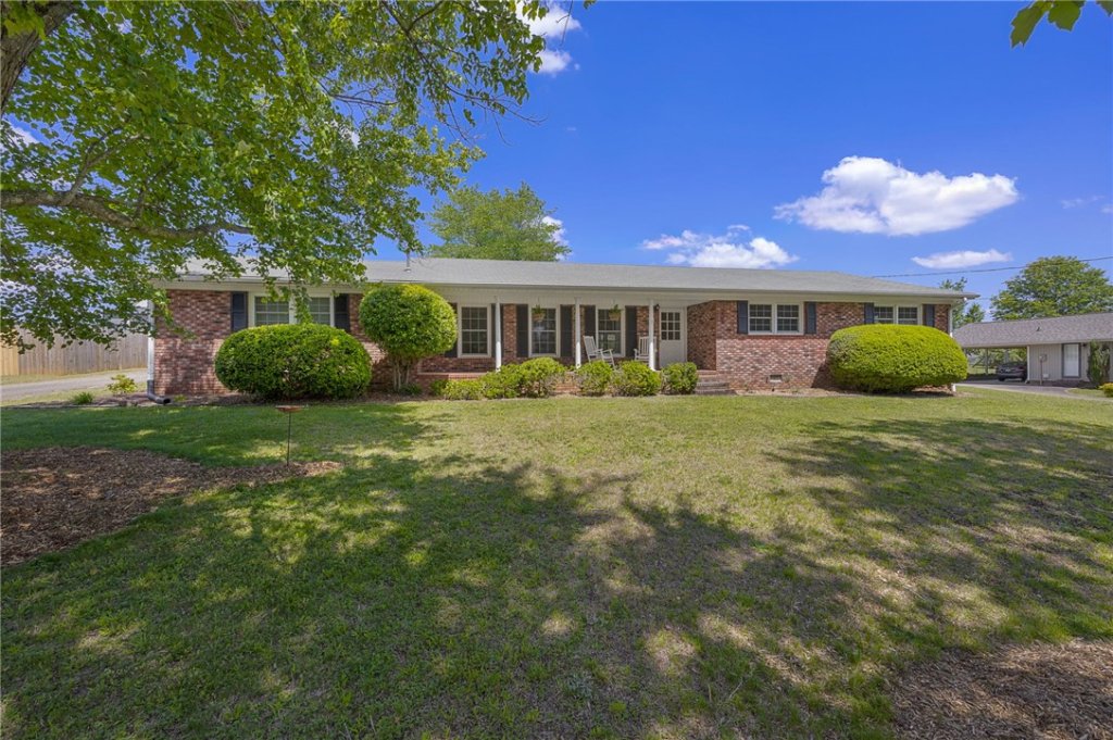 205 Meadow Lane