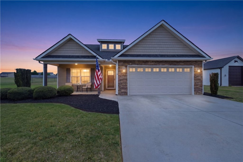 1018 Stoneham Circle
