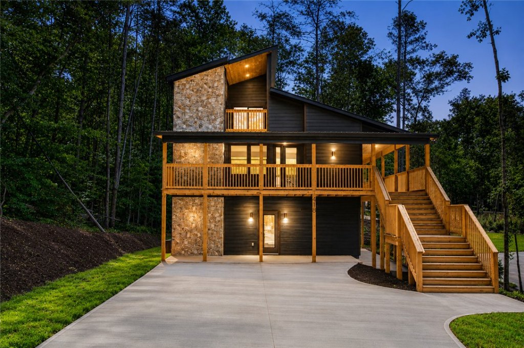 Foxwood Hills Homes for Sale in Westminster, SC