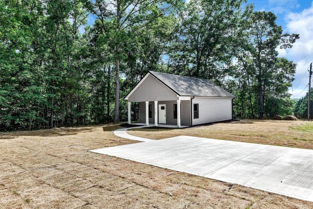 1107 Williams Road