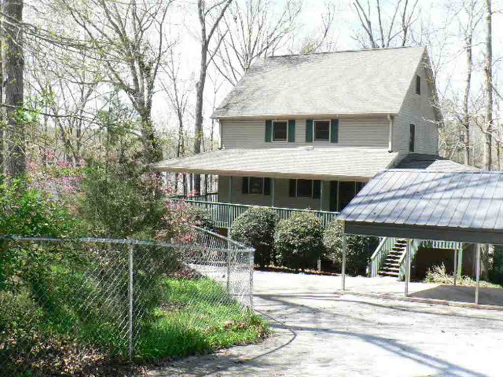 104 Lake Hills Drive