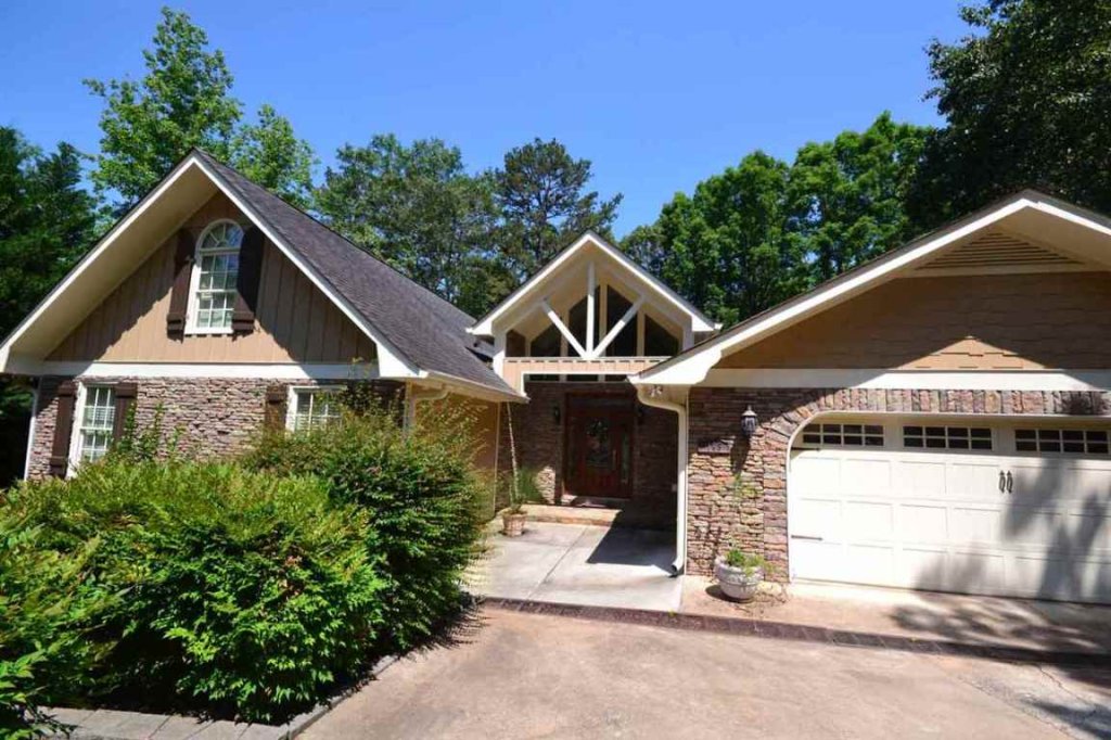 163 Lakeshore Circle