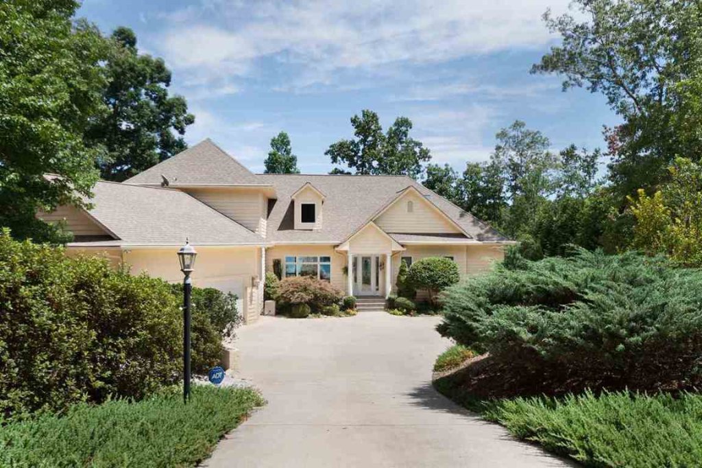 214 S Craggmore Drive Craggmore Point on Lake K