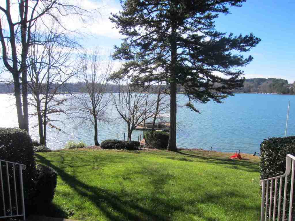 6020 Lake Point