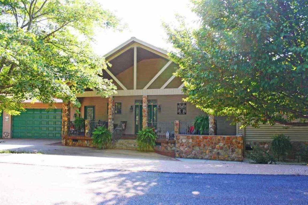 941 Holly Knoll Drive