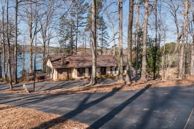 300 Lakeside Drive