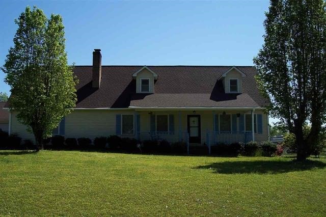 100 Twin Oaks Court