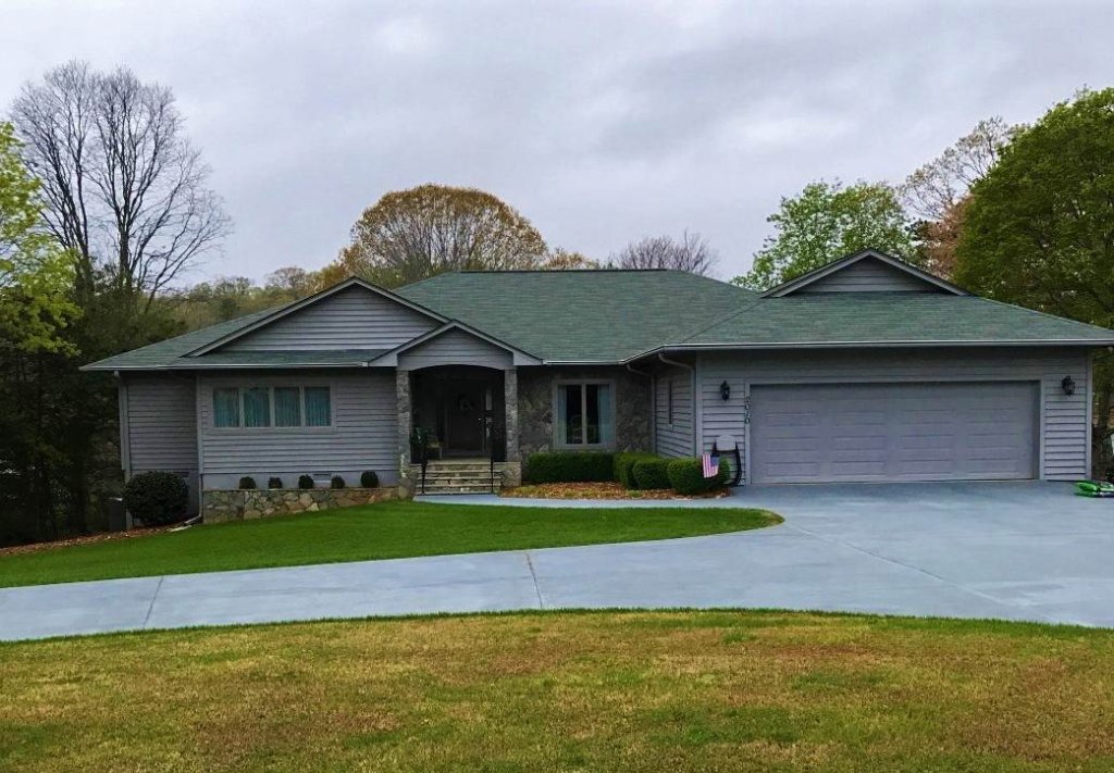 2010 Hampton Shores Drive