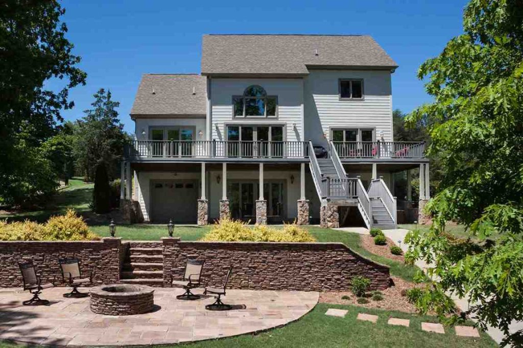 241 Oakstone Drive Oak Stone Shores on Lake