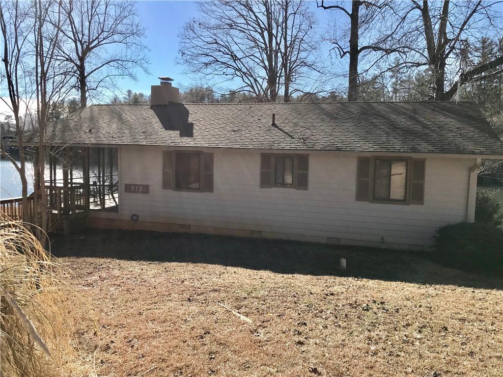 912 Point Place