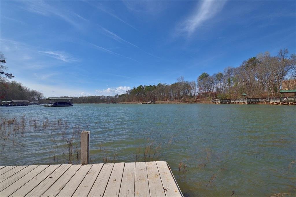 414 Shorecrest Drive