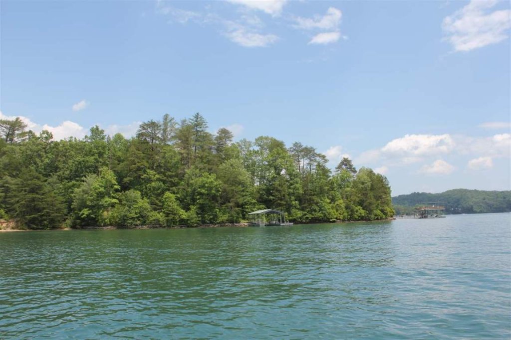 104 S Coves Drive Camp Jocassee Pointe