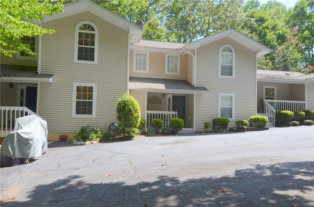 551 Lake Place Drive 6