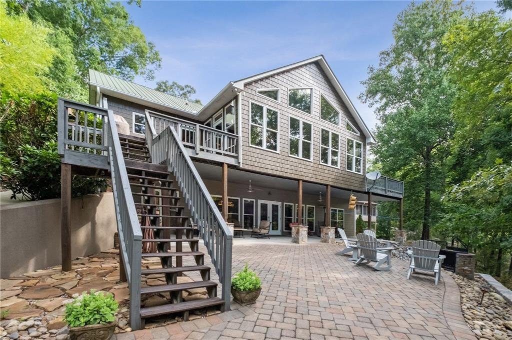 304 E Watersedge Drive