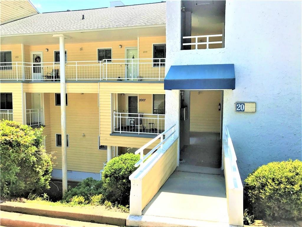 2003 Northlake Drive