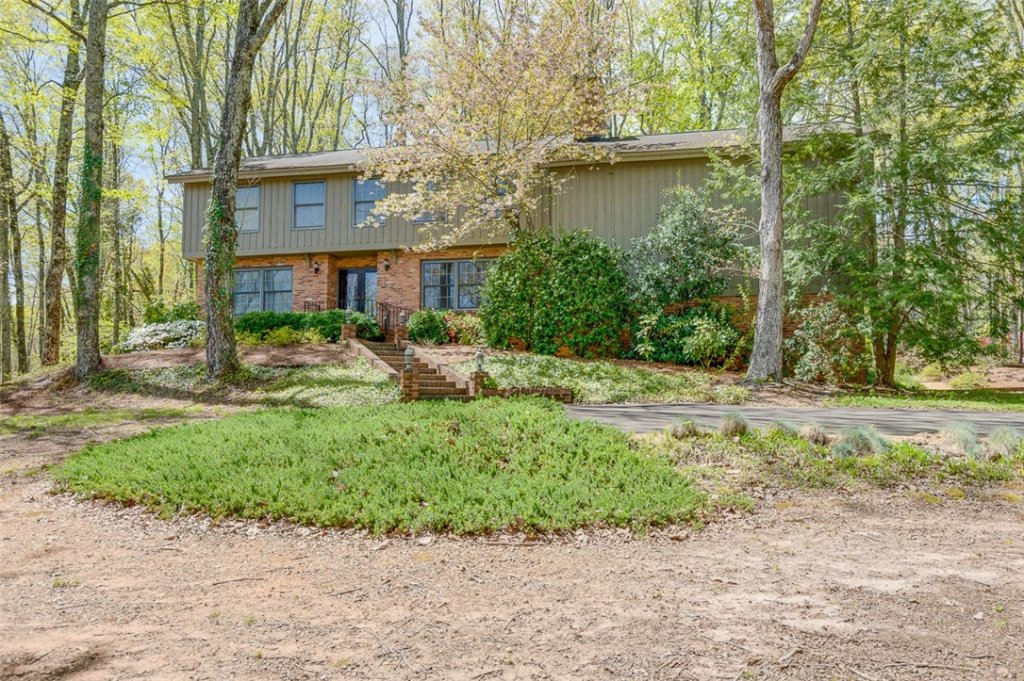 400 Bella Vista Drive