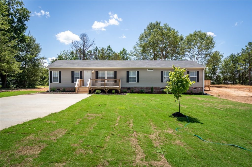 108 Twin Oaks Court