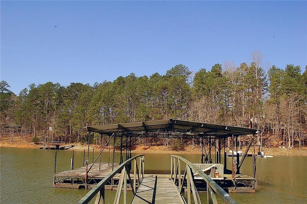 220 North Shores Road