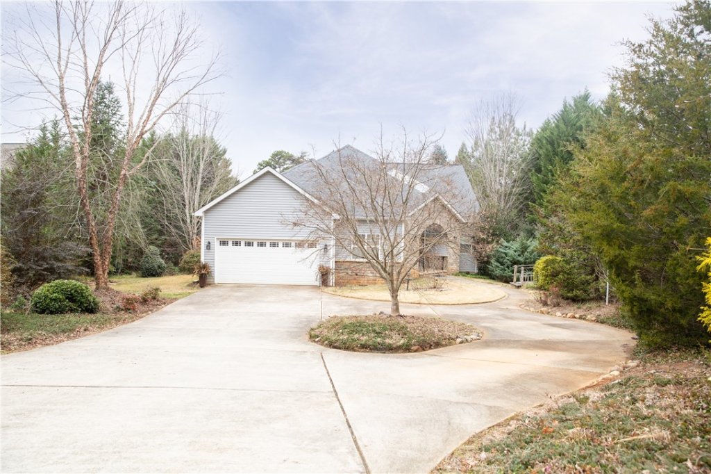 162 S Oak Pointe Drive
