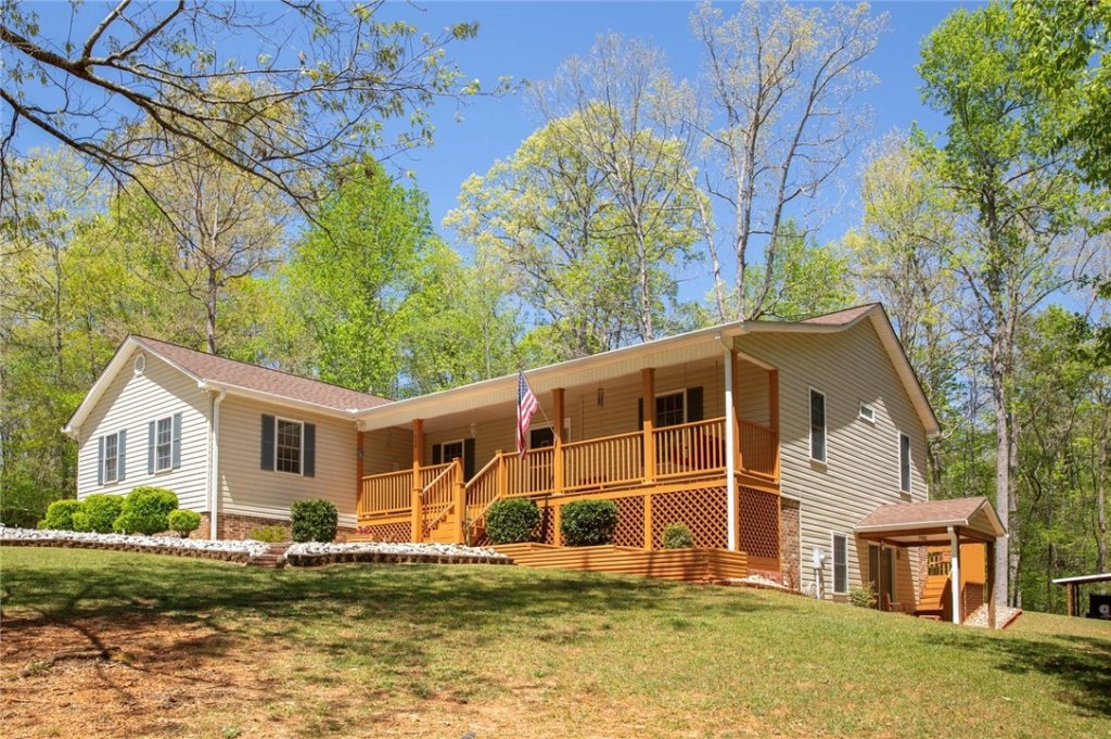 611 Walter Scott Lane